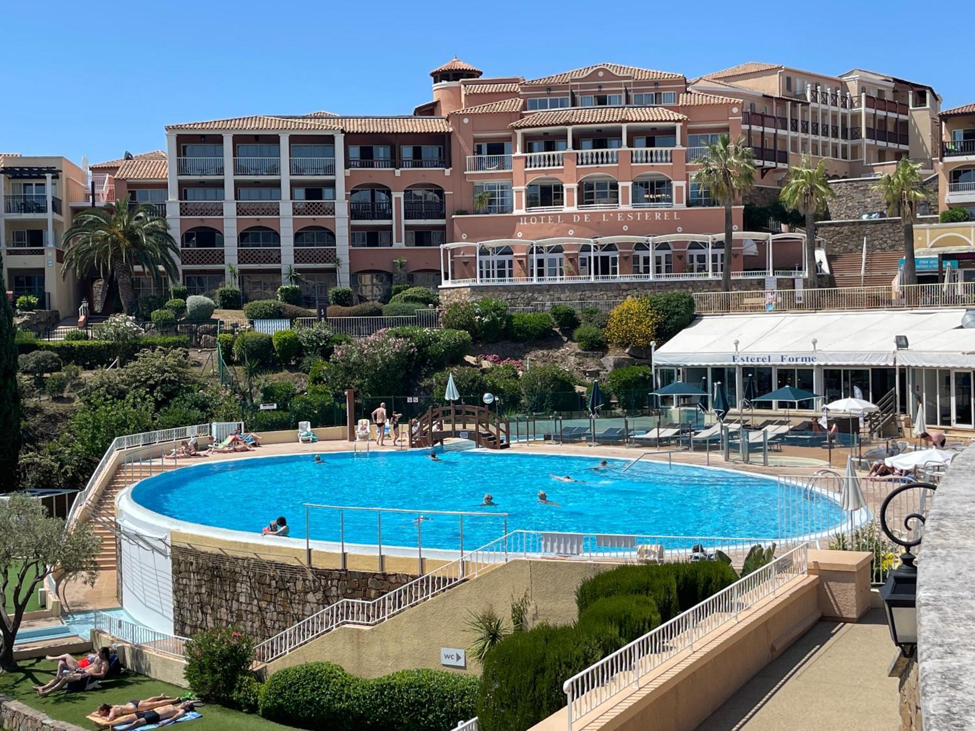 Appartement Cap Esterel 4/5 Personnes Saint-Raphaël Buitenkant foto